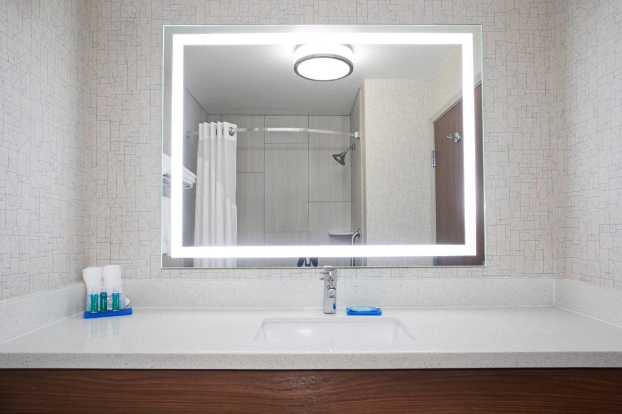 Holiday Inn Express Hotel & Suites Fort Collins By Ihg Exteriör bild