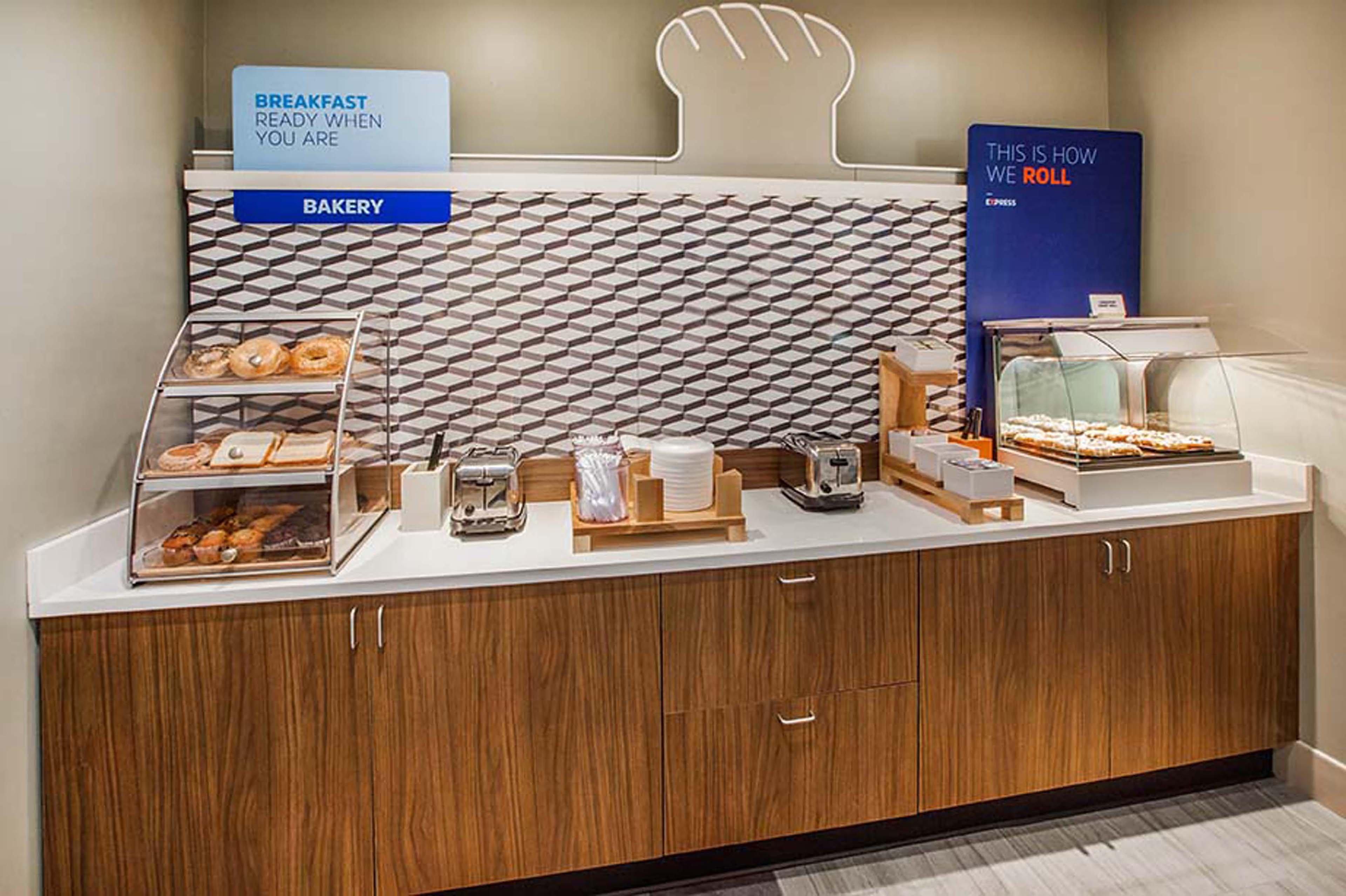 Holiday Inn Express Hotel & Suites Fort Collins By Ihg Exteriör bild